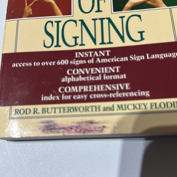 Paperback | Book | The Pocket Dictionary of Signing Book - Picture 7 of 8